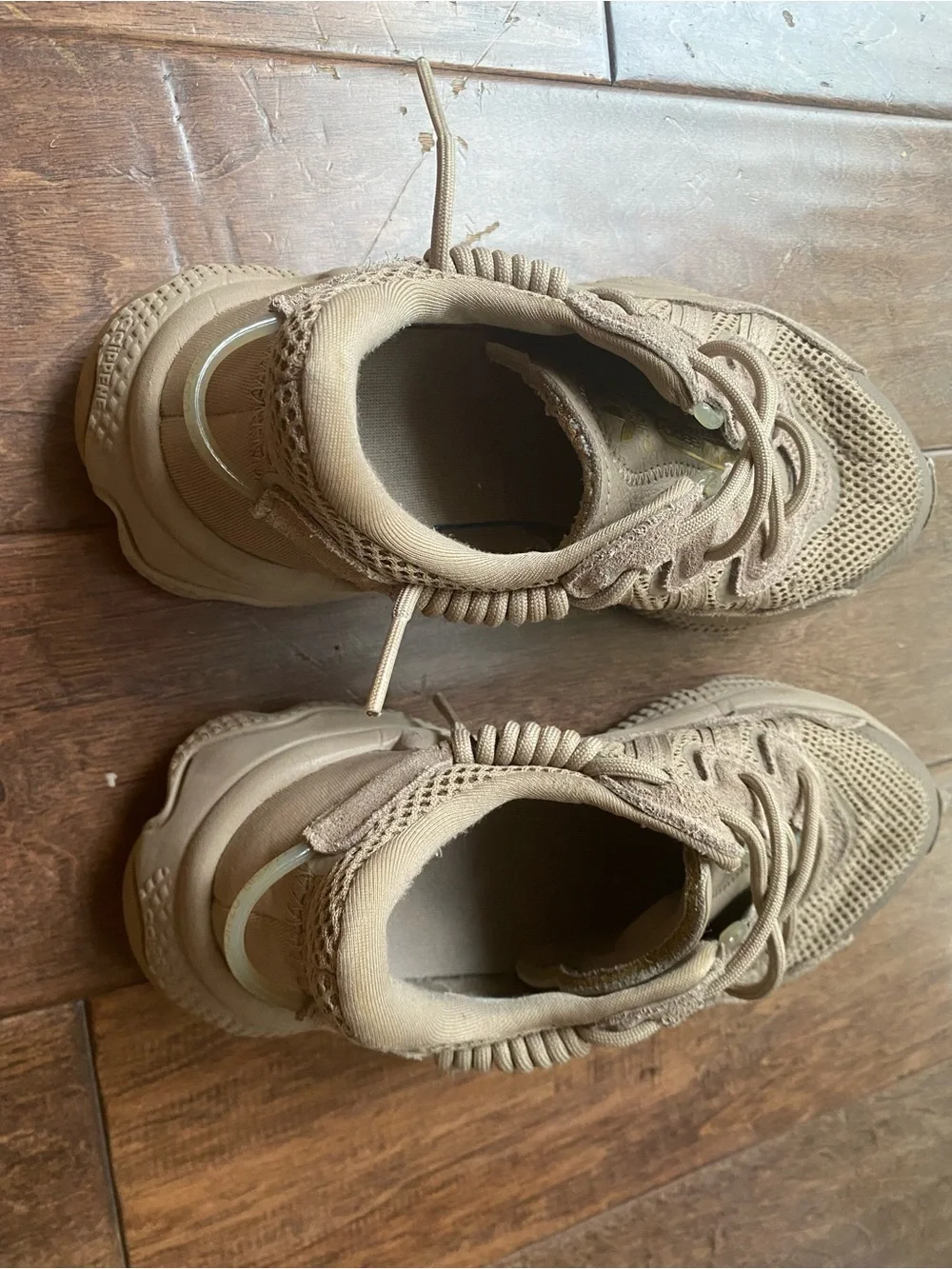 Adidas Ozweego Sneakers women’s size 6